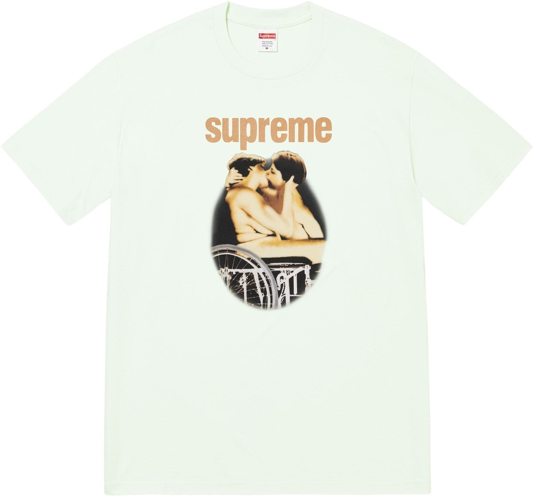 Kiss Tee